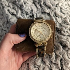 Michael Kors MK5688 Women's Watch